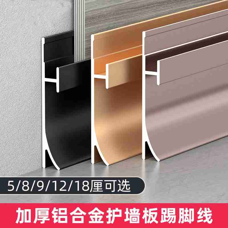 云南曲靖,纪工委干部在社区走访调研基层减负情况